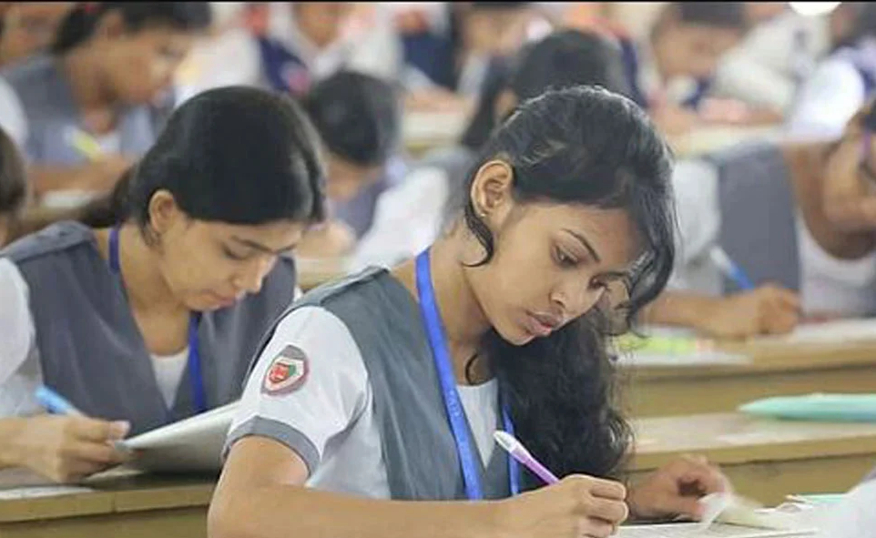 এসএসসি’র ফল প্রকাশ ৯...