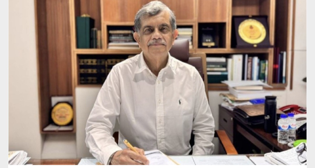 মাধ্যমিক বিদ্যালয়ের  পরীক্ষা বন্ধ রাখলে শাস্তির মুখোমুখি হবেন শিক্ষকগণ : শিক্ষা উপদেষ্টা