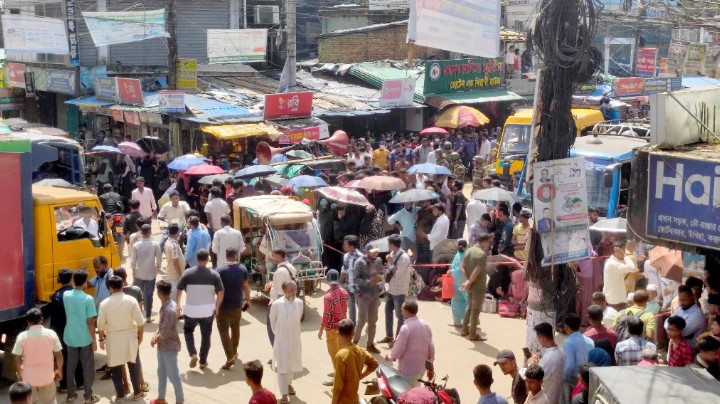 রোহিঙ্গাদের জন্য ইউক্রেন থেকে এল ৩০০০ টন সূর্যমুখী তেল