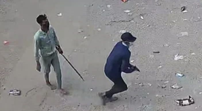 চট্টগ্রামে প্রকাশ্যে...