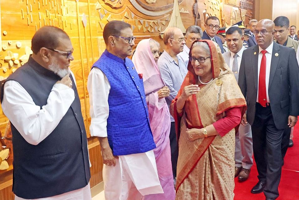 বেইজিংয়ের উদ্দেশে ঢা...