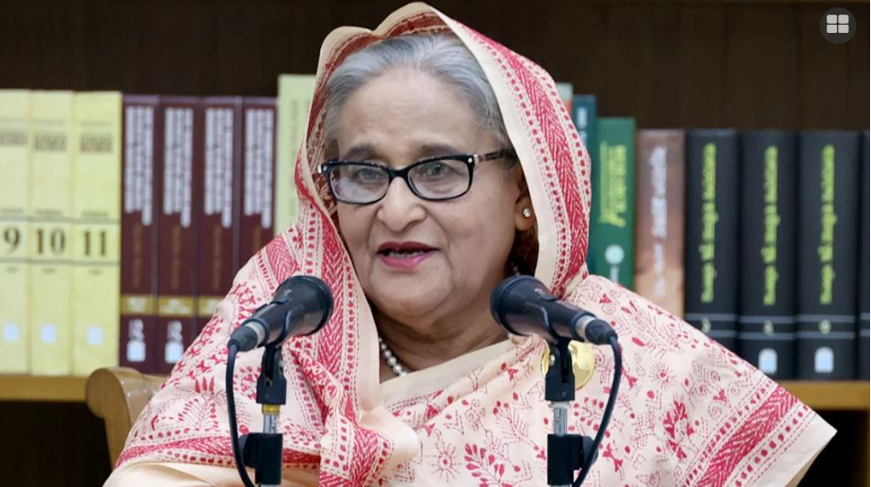 রোকেয়া হলের মেয়েদের...