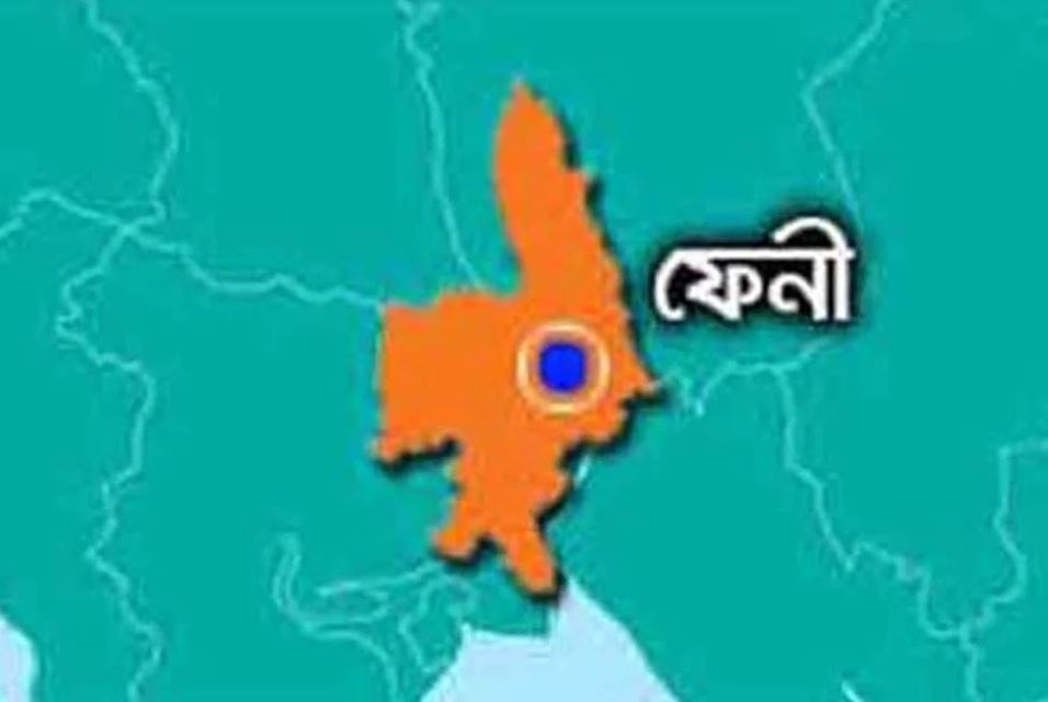 ঝড়ে মহাসড়কে গাছ ও ডা...