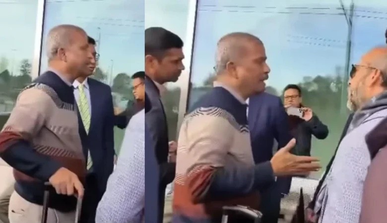 আসিফ নজরুলকে হেনস্তা...