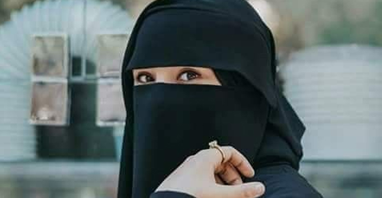 মিসরের স্কুলে নেকাব...