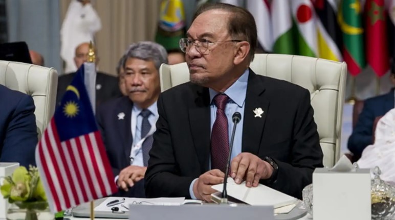 ‘নিন্দায় ক্ষেপণাস্ত্...